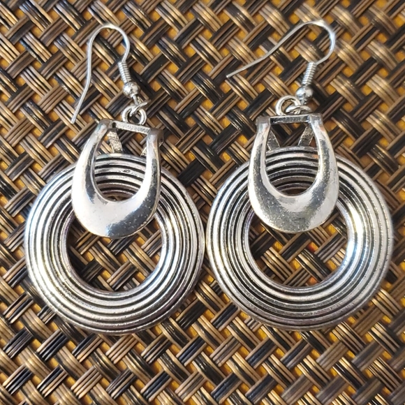 Silver Earrings - Picture 1 of 2